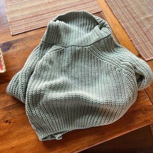 Moon & Madison Light Gray Cowl Neck Cropped Sweater Sz XS